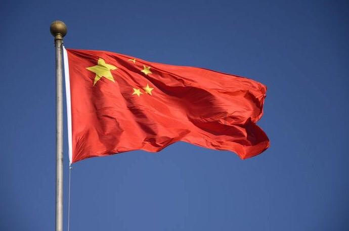 李湘直播售卖家中物品，二手茶壶1450元